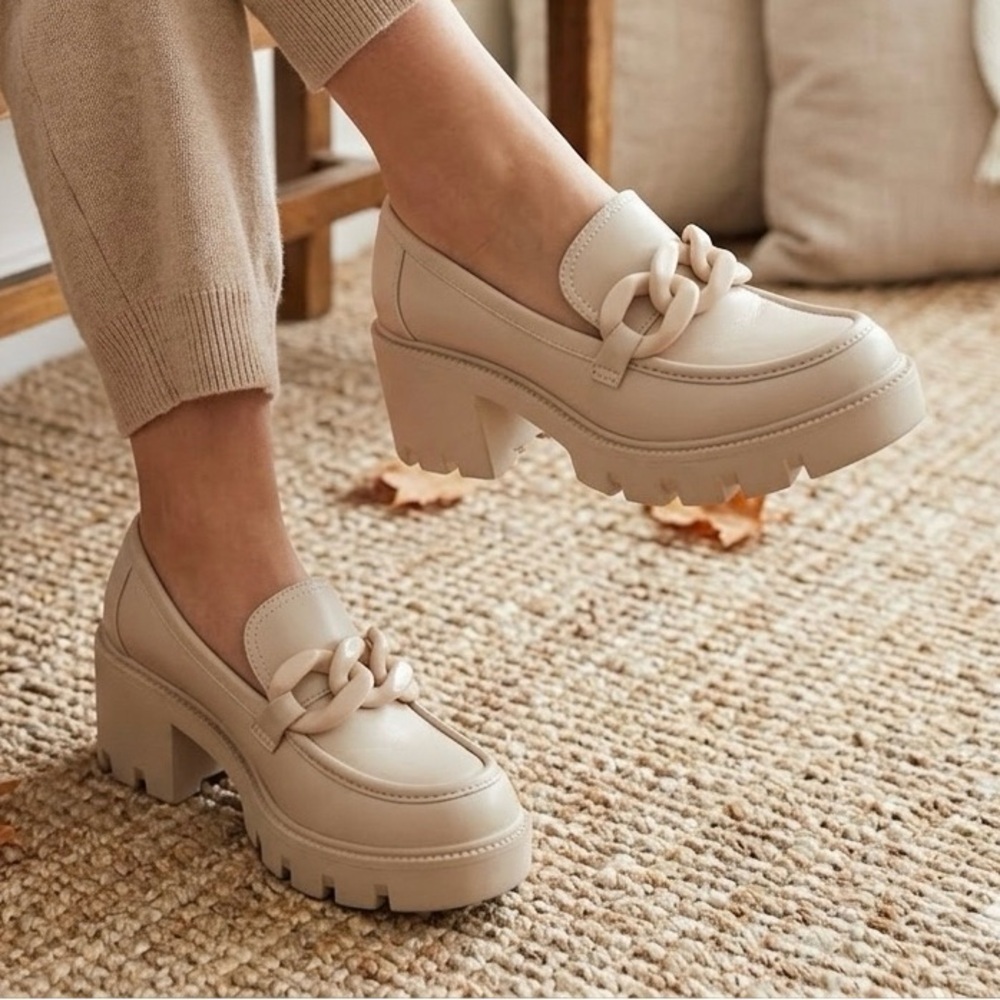 Steve Madden Cream Chunky Chain Loafers Lug Sole - US 9
